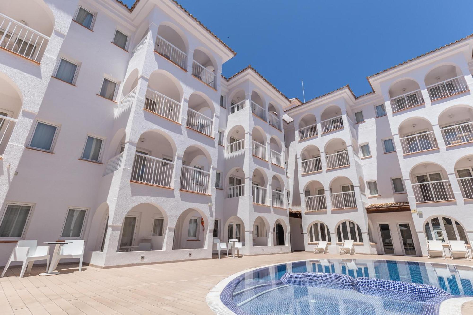 Отель Bq Cala Ratjada (Adults Only) Экстерьер фото